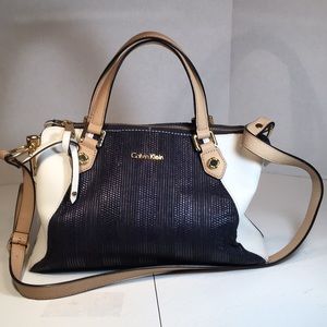 Calvin Klein Medium Size Shoulder Bag